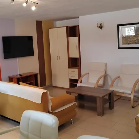 Lighthouse - A5 Threebedroom With Private Garden