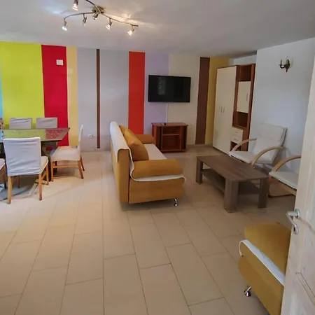 Lighthouse - A5 Threebedroom With Private Garden *