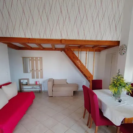 Lighthouse - A5 Threebedroom With Private Garden *