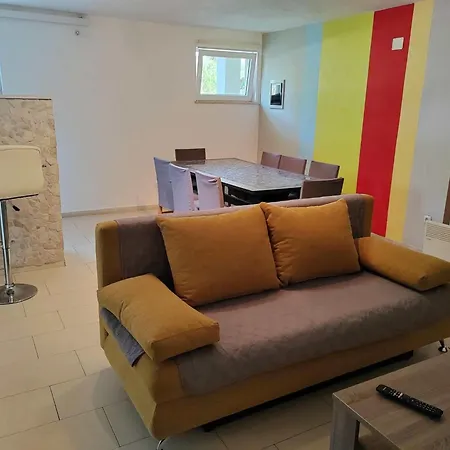 Lighthouse - A5 Threebedroom With Private Garden