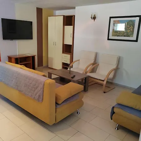 Lighthouse - A5 Threebedroom With Private Garden Apartman Fazana