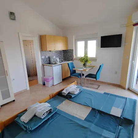Apartamento Lighthouse - A5 Threebedroom With Private Garden Fažana