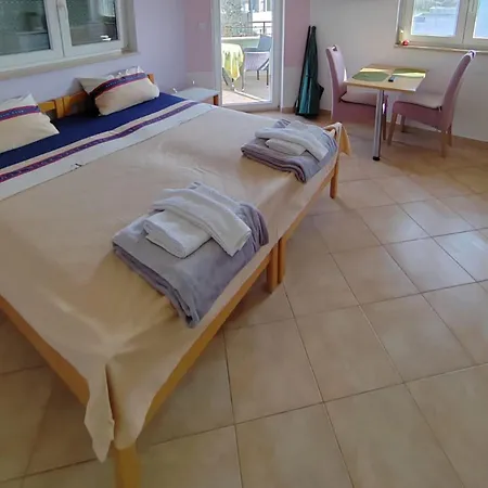 Apartamento Lighthouse - A5 Threebedroom With Private Garden Fažana