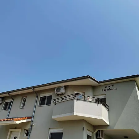 Lighthouse - A5 Threebedroom With Private Garden