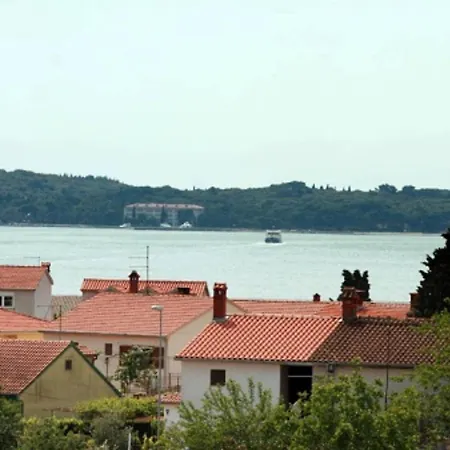 Apartman Lighthouse - A5 Threebedroom With Private Garden Fazana
