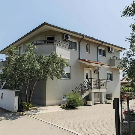 Lighthouse - A5 Threebedroom With Private Garden Fažana